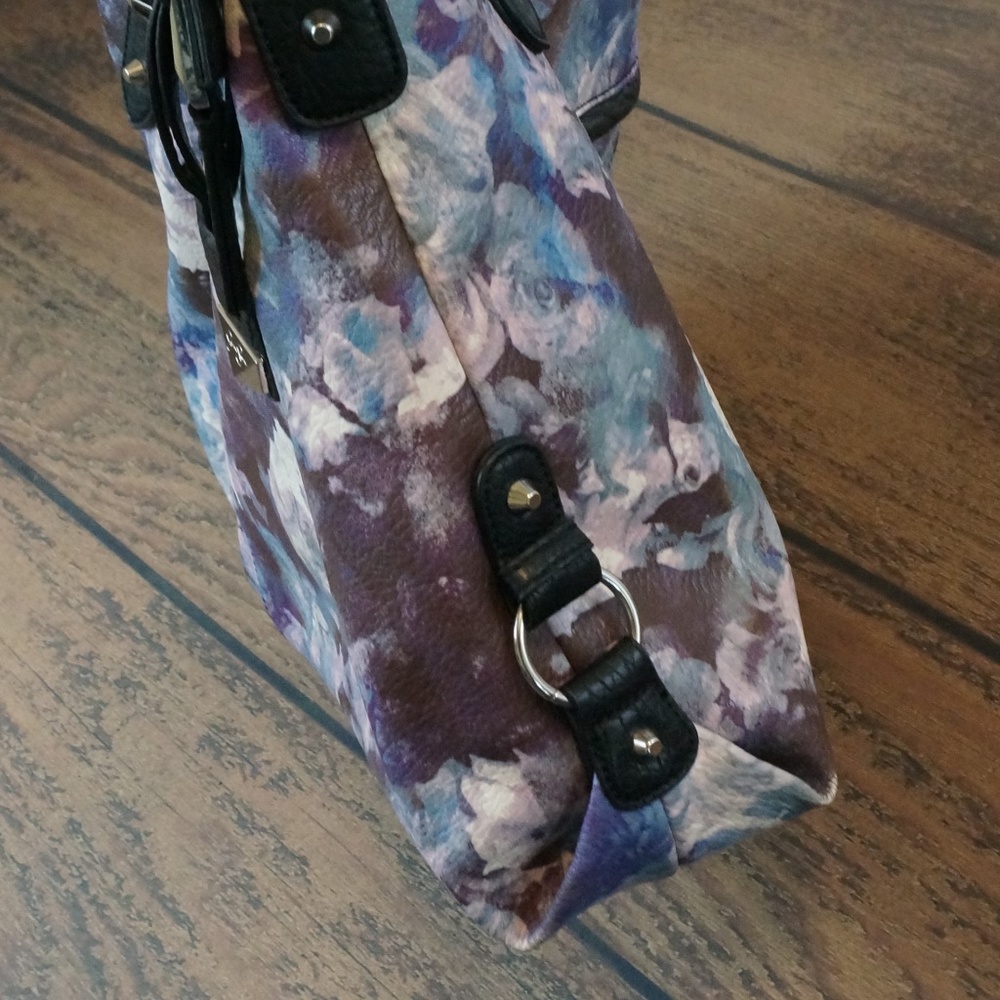  Host Pick Jessica Simpson Floral Shoulder Bag - Picture 3 of 8